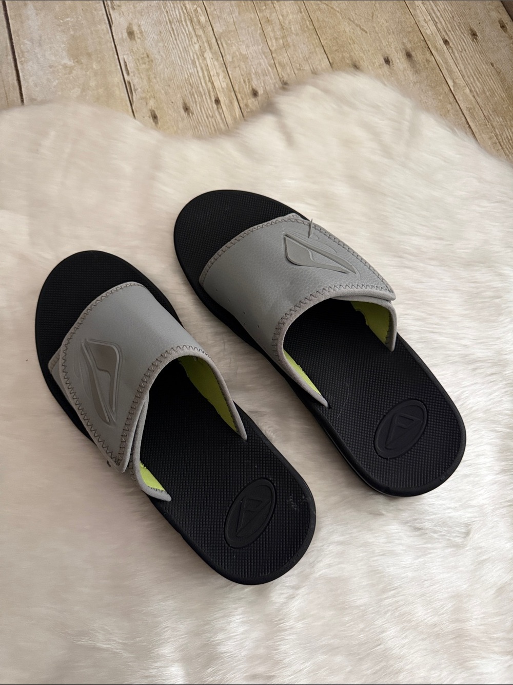 REEF MENS BYOB Gray Slide Sandals with Black Footbed